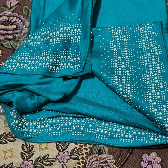 Hijab Jersey Made in Dubai UAE with Design - Picture 3 of 6